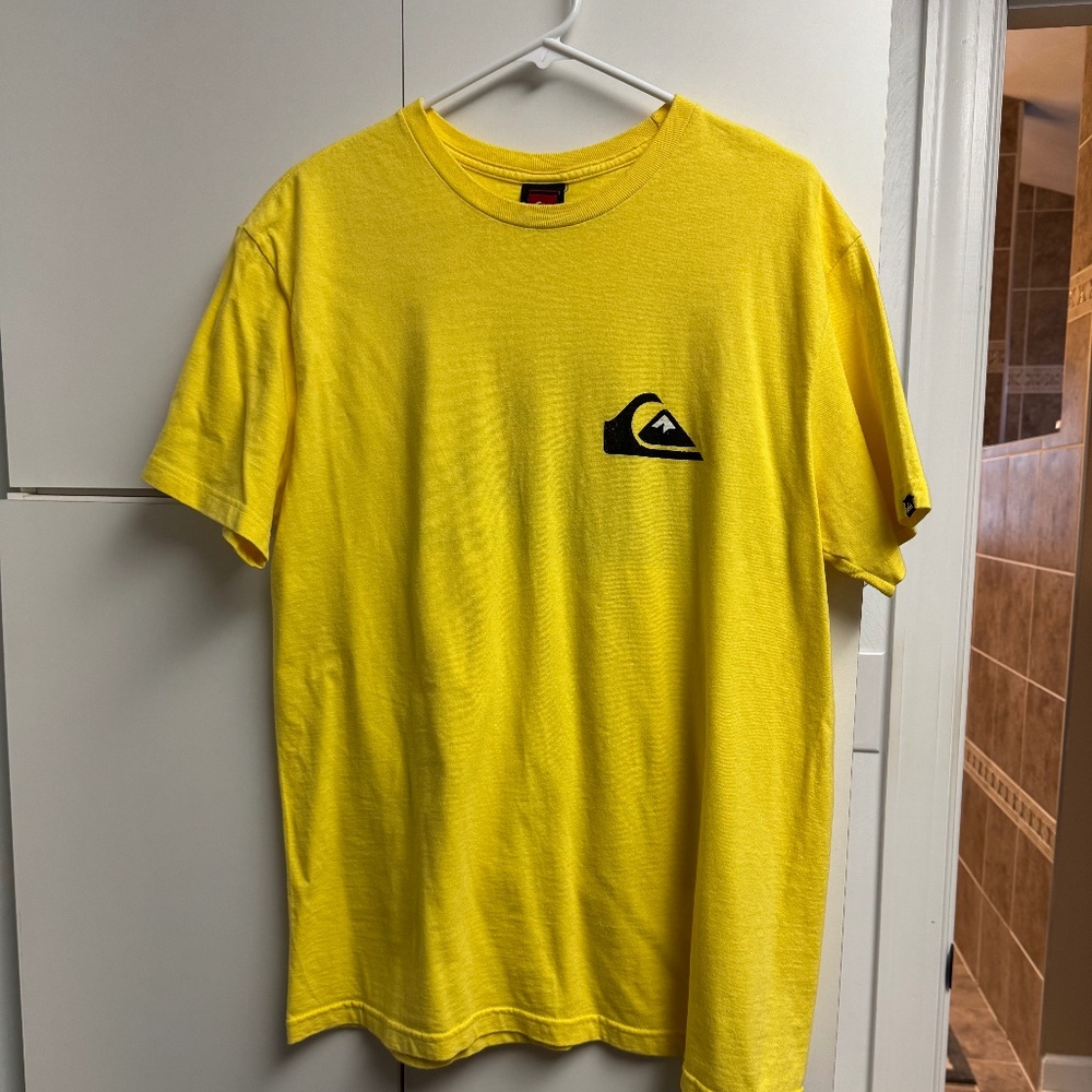 Men's Quiksilver Short Sleeve T-shirt - Size Large